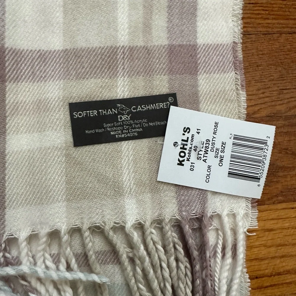 Khol’s | pink socks and scarf set - Picture 3 of 4